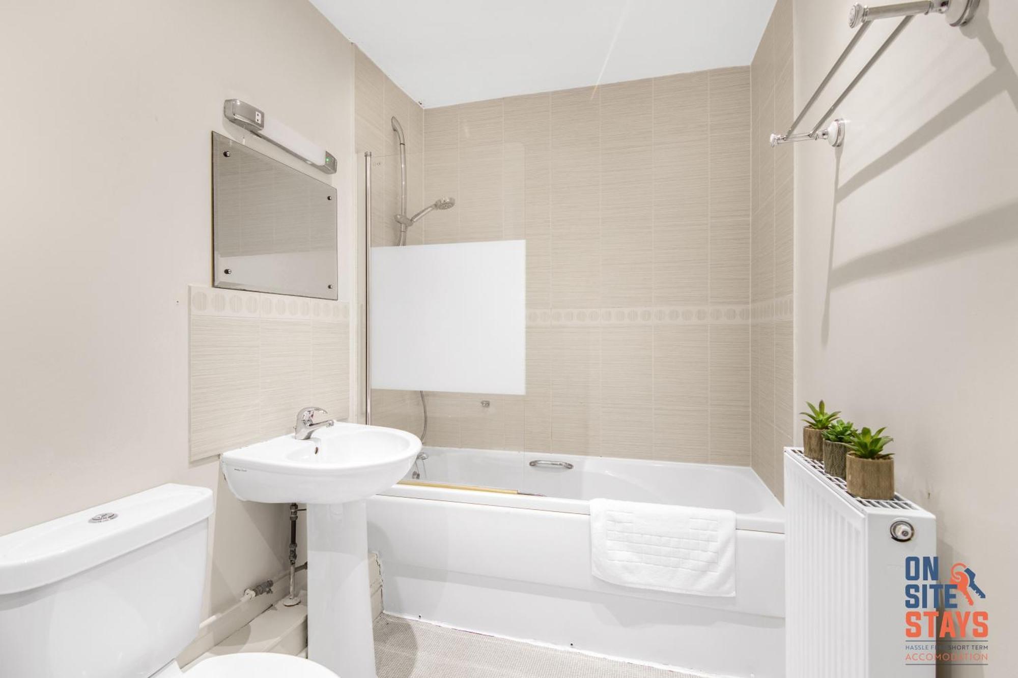 Onsitestays - Cosy 2-Bedroom Apartment With Free Parking, Wi-Fi & London Links Northfleet Extérieur photo